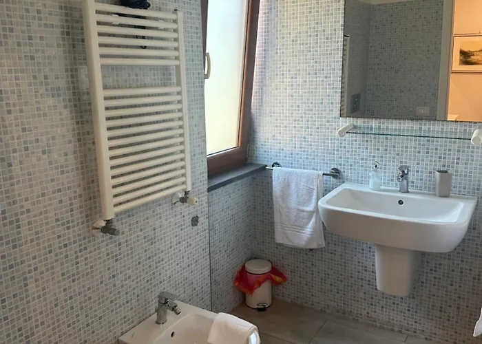 לינה וארוחת בוקר Maresmeraldo Holidays 3*